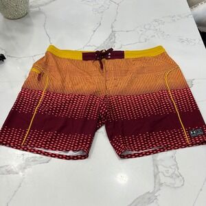 Under Armour Board Shorts Mens Geometric Print Swim Trunks Loop Lace Closure. 42